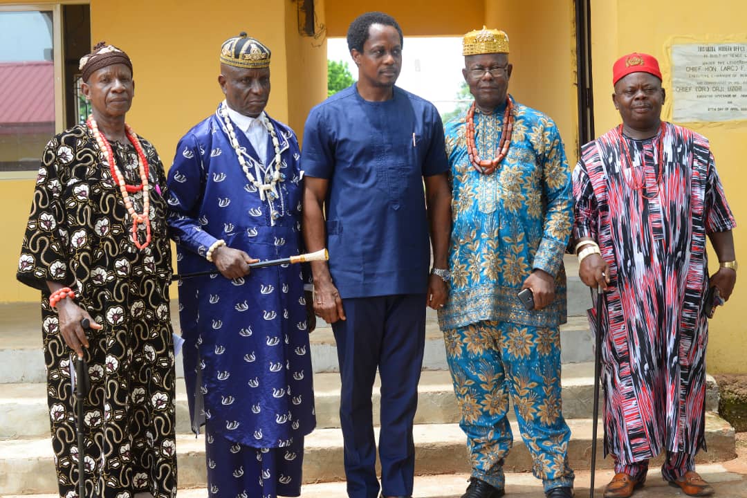 Mayor center, eze elect 2nd right, chairman Bende traditional Rulers council, Eze uchendu Okorie 2 ND left and others during the event