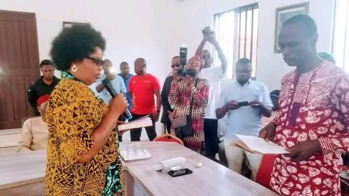 MRS VICTORIA IHECHI AJUZIE TAKING OATH OF OFFICE