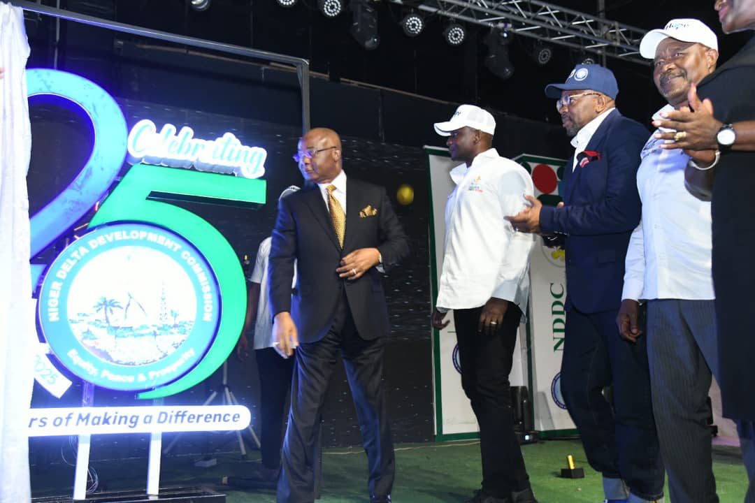 The Imo State Governor, Senator Hope Uzodinma (left) Followed by the NDDC MD, Dr Samuel Ogbuku (2nd left); next is the Executive Director Finance and Administration, Alabo Boma Iyaye (2nd right) and the Executive Director Corporate Services, Hon. Ifedayo Abegunde (right), during the launching of the NDDC, 25 Years Anniversary Logo
