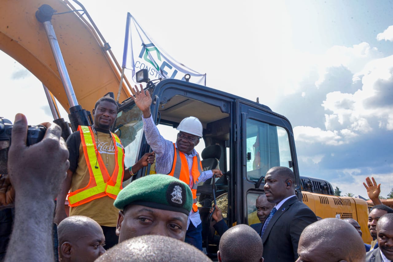 Otti Flags Off Reconstruction of 25km Umuahia–Ikot Ekpene Road, Declares ‘End of a Nightmare’