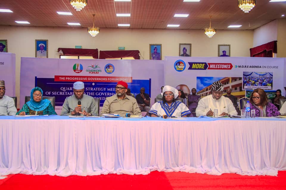 From left: Secretary to Edo State Government, Mr. Umar Musa Ikhilor; SSG, Ekiti State, Prof. Habibat Adubiaro; Director-General, Progressive Governors’ Forum, Mr. Folorunsho Aluko; Secretary to the Delta State Government, Dr. Kingsley Emu; Chairperson, Secretaries to Governments of APC-governed states and SSG, Kogi State, Dr. Folashade Ayoade; SSG, Nasarawa State, Dr. Shuaibu Magaji Labaran, SAN; and SSG, Ebonyi State, Prof. Grace Umezuirike, during the communiqué presentation session shortly after the Progressive Governors’ Forum Quarterly Strategic Meeting of SSGs of APC-governed states came to a close in Asaba, on Friday.