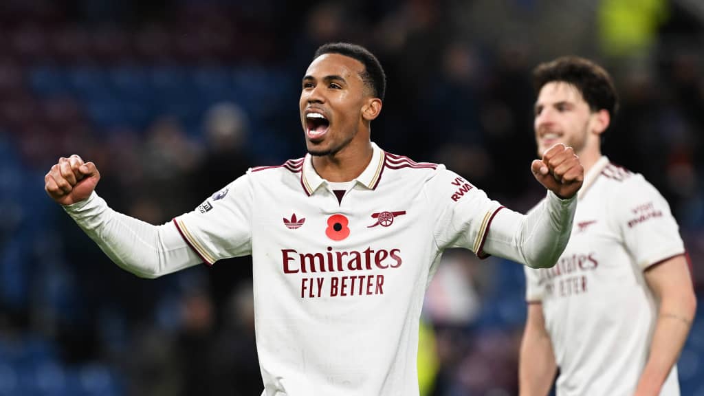 Premier League: Arsenal Sink Burnley as Manchester United Drop Points