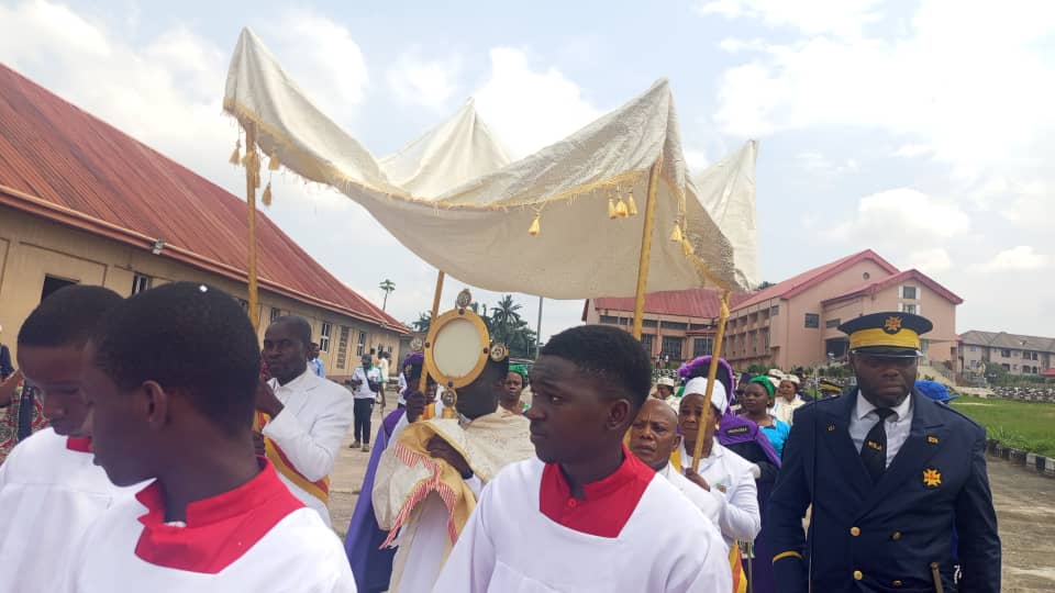 Catholics End Church Year With Call for Sacrificial Leadership