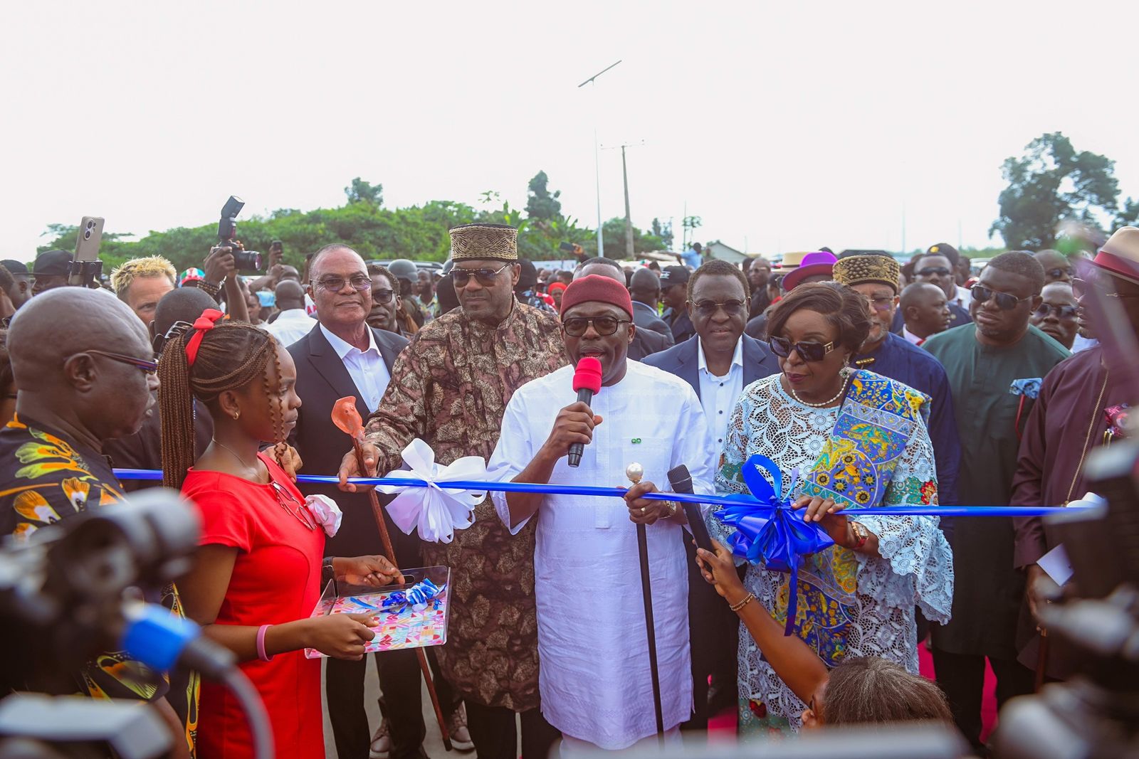 Fubara Urges Supporters to Back Tinubu’s Re-election, Inaugurates Ogbakiri Road