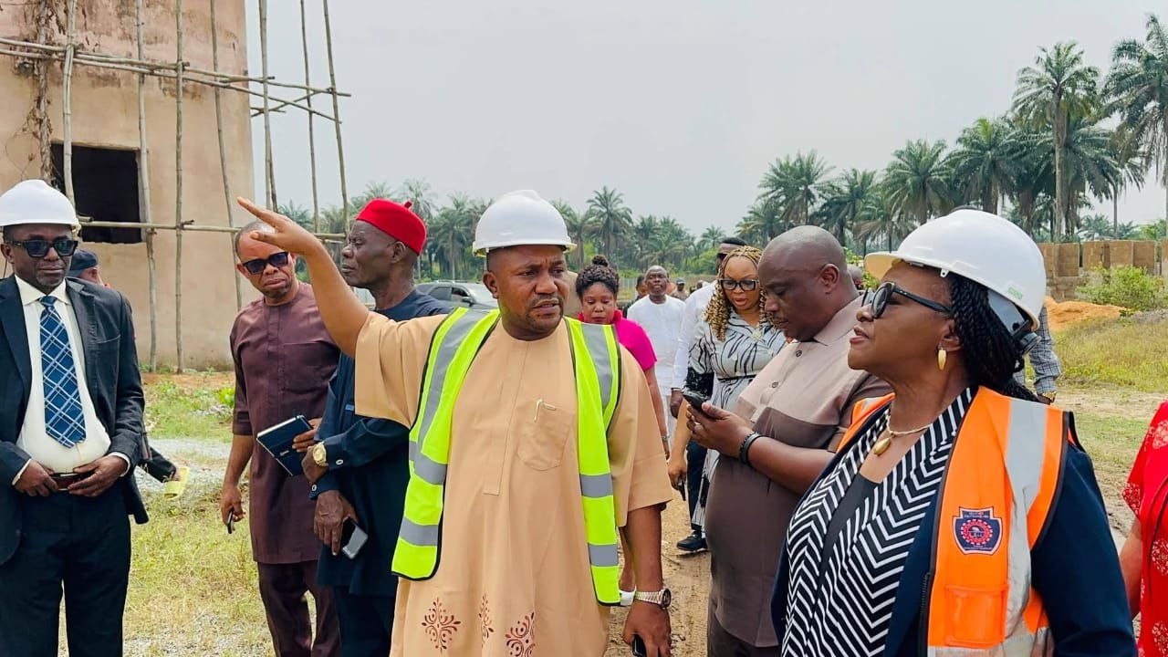 Prof. Eme Inspects Osisioma Projects, Commends OOPOLY Rector