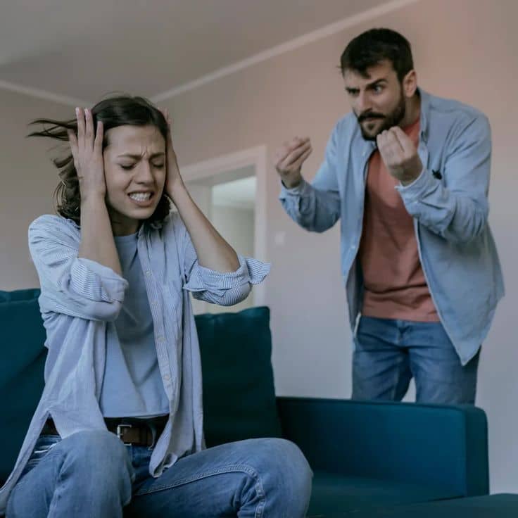 HOW TO KNOW A TOXIC RELATIONSHIP AND WHAT TO DO